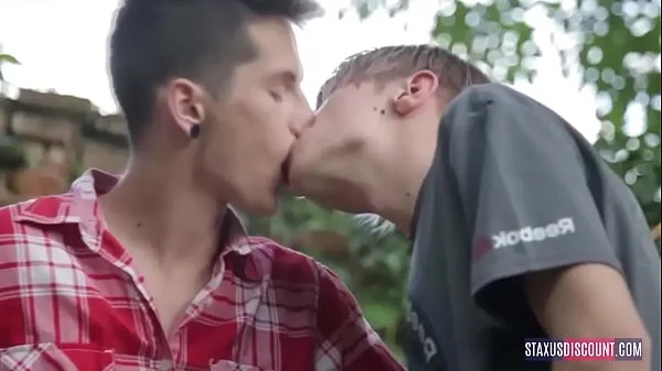 أفضل Two gay teenagers fuck in a shed مقاطع مقاطع