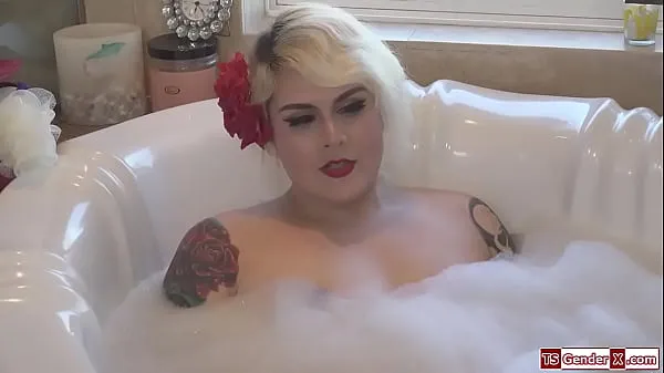 Trans stepmom Isabella Sorrenti anal fucks stepson klip klip terbaik