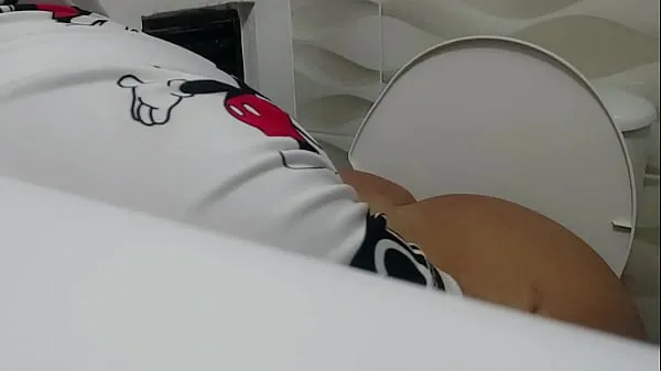 Best CATCHING MY STEPMOM'S BEAUTIFUL ASS IN THE BATHROOM clips Clips