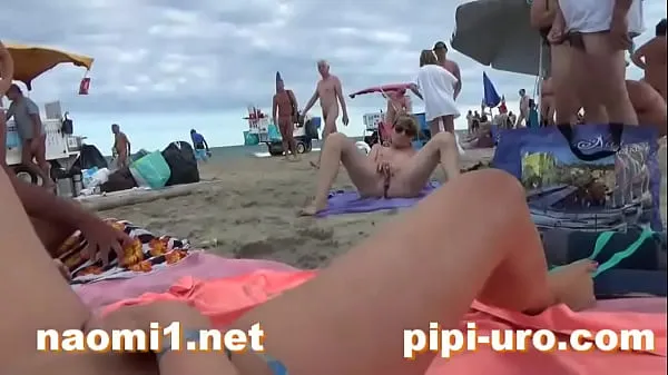 girl masturbate on beach Klip Klip terbaik